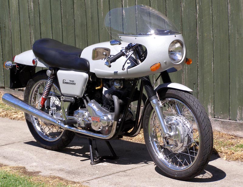 1970 Norton Commando Fastback front 3/4 right view 